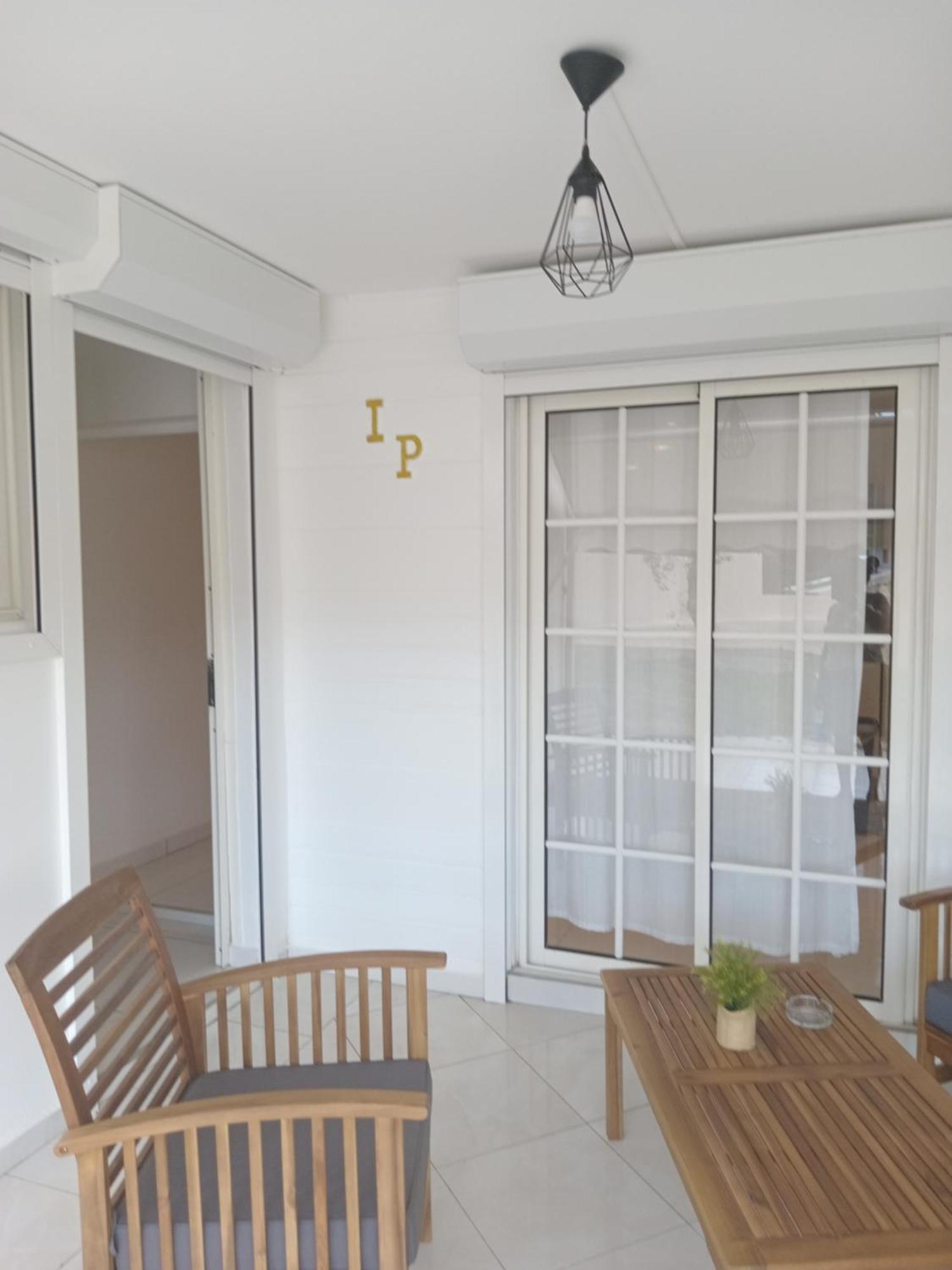 L'Instant Present Bed & Breakfast เลอ มูเล่ ภายนอก รูปภาพ