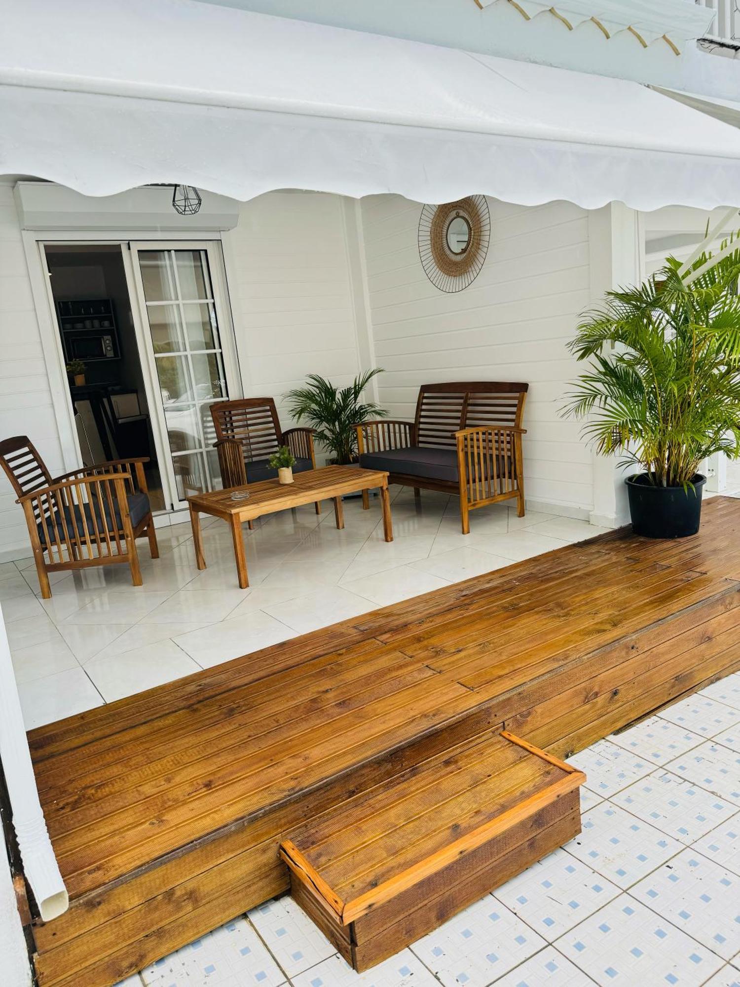 L'Instant Present Bed & Breakfast เลอ มูเล่ ภายนอก รูปภาพ