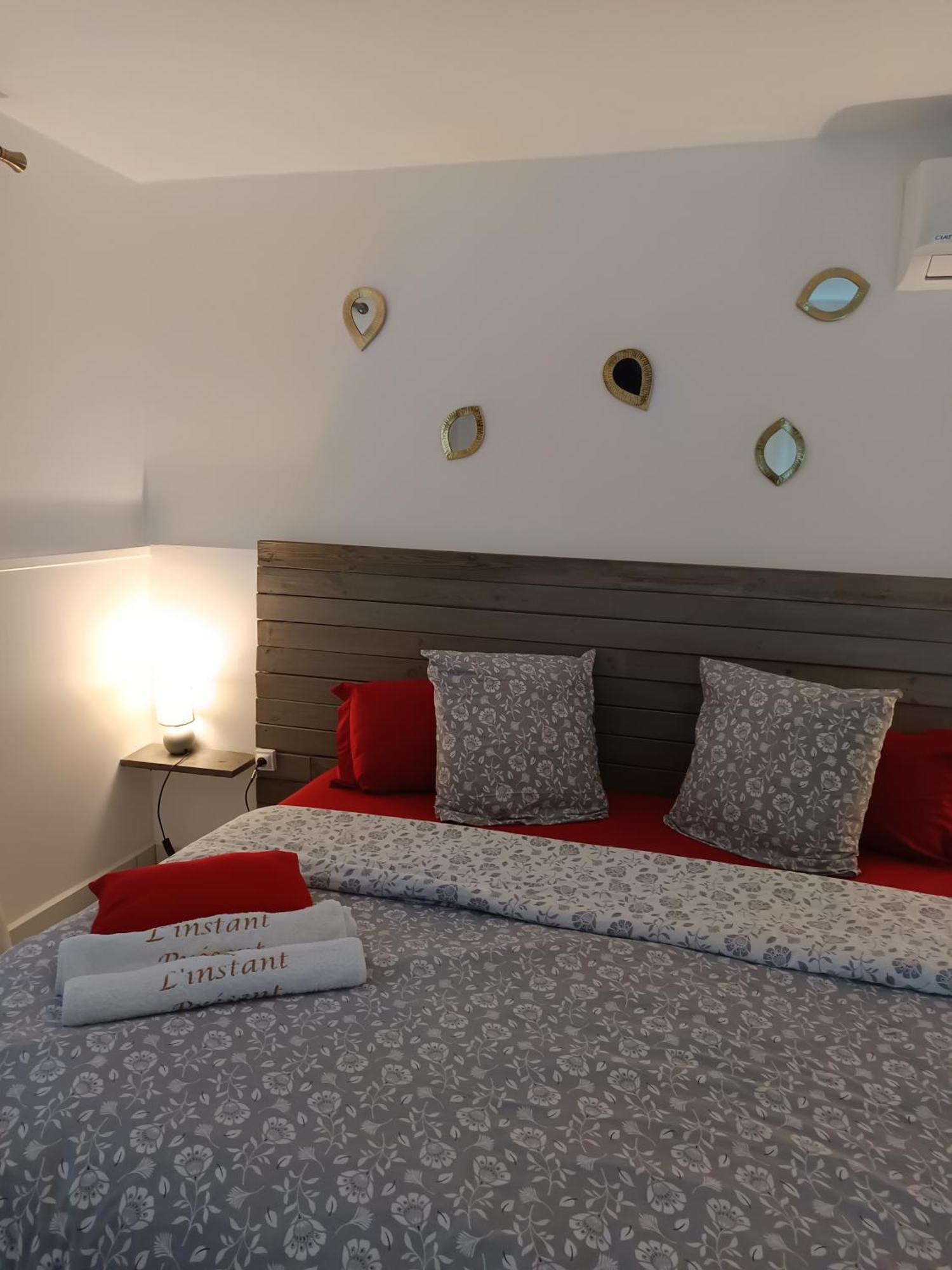 L'Instant Present Bed & Breakfast เลอ มูเล่ ภายนอก รูปภาพ