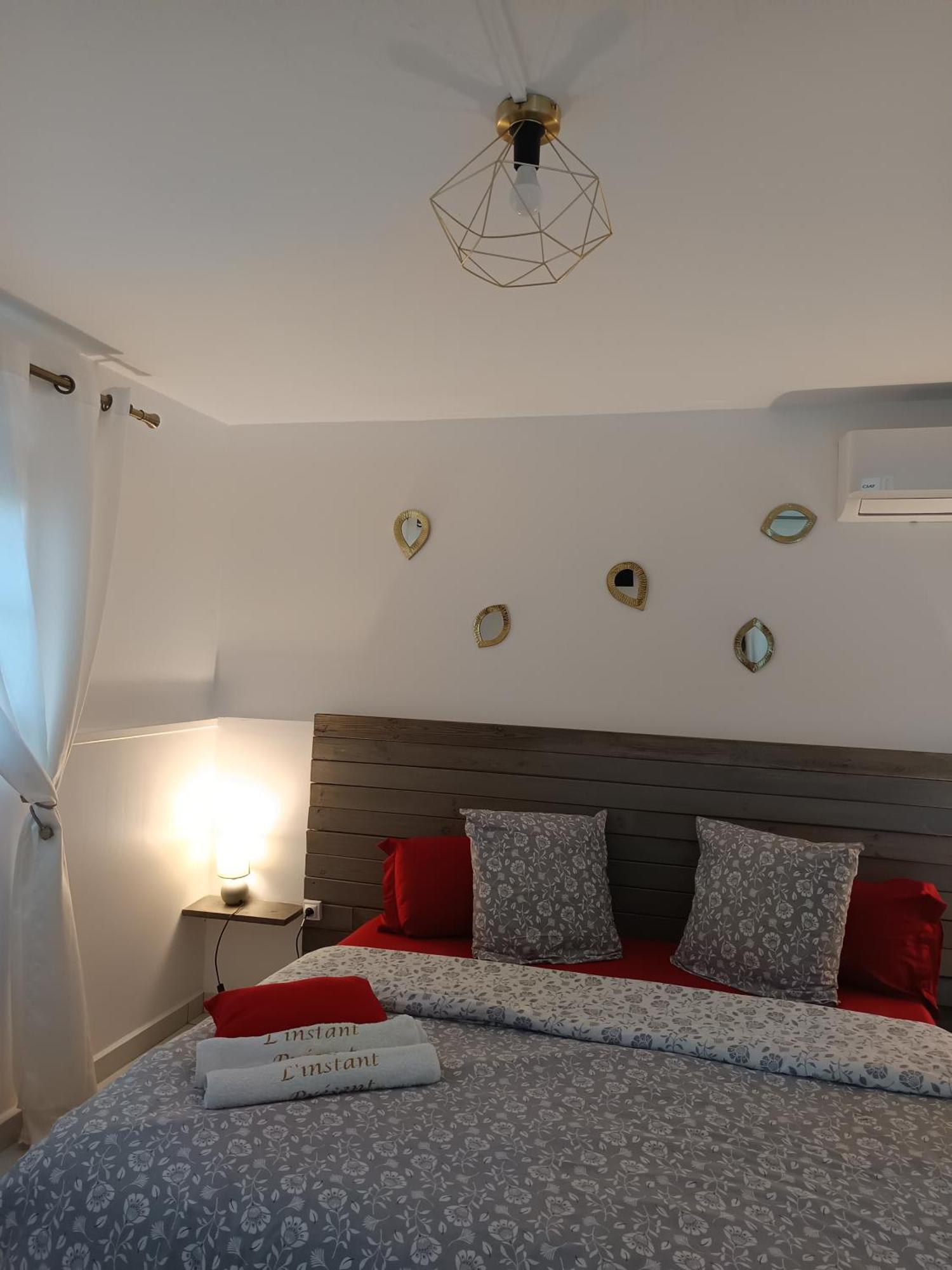 L'Instant Present Bed & Breakfast เลอ มูเล่ ภายนอก รูปภาพ